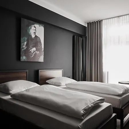 Groners Hostel *