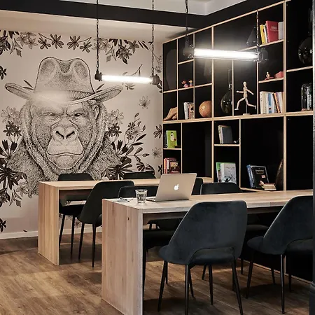 Groners Center Hostel *