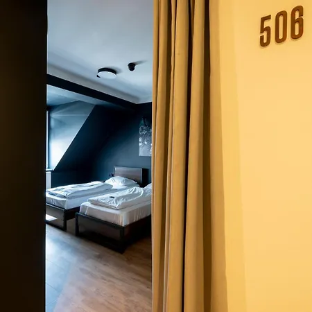 Groners Hostel *