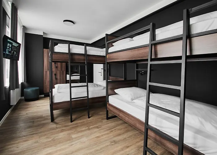 بيت شباب Groners Center لبسيا