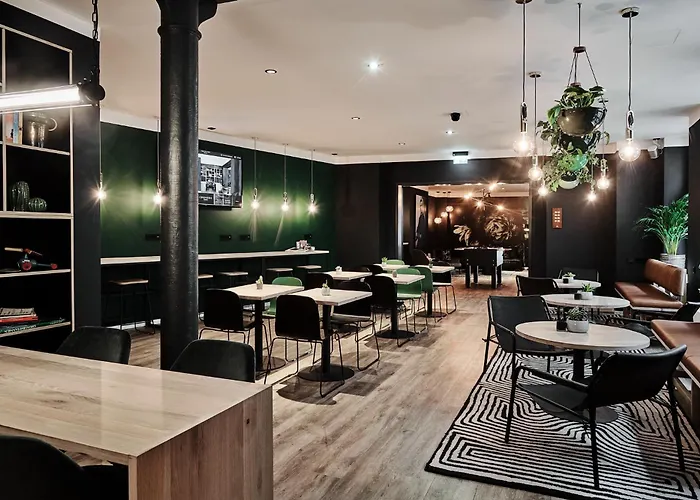 Vandrarhem Groners Center *